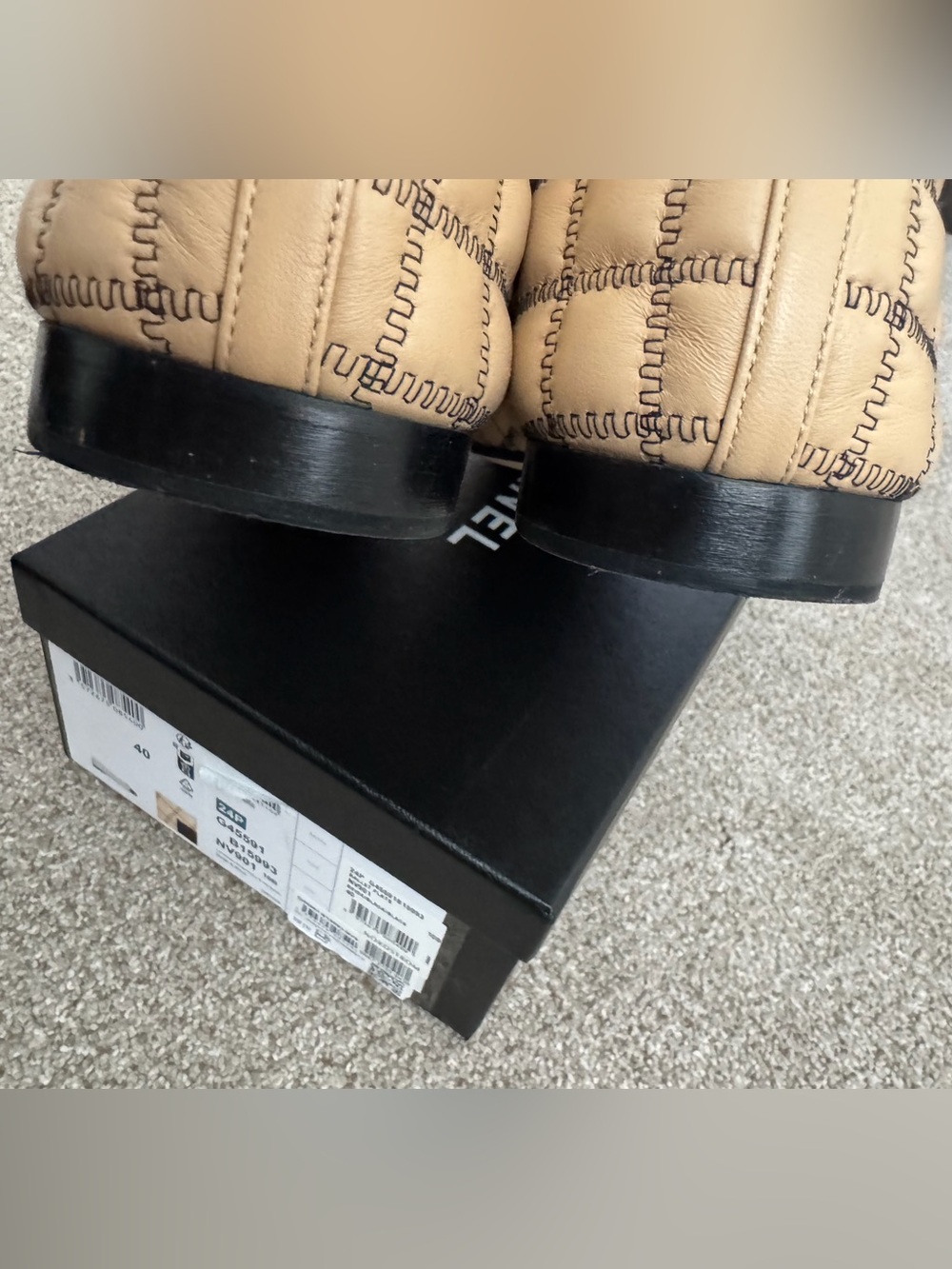 CHANEL Beige and Black Quilted Cap-Toe Leather Ballet Flats Sz 40 - Picture 8 of 16